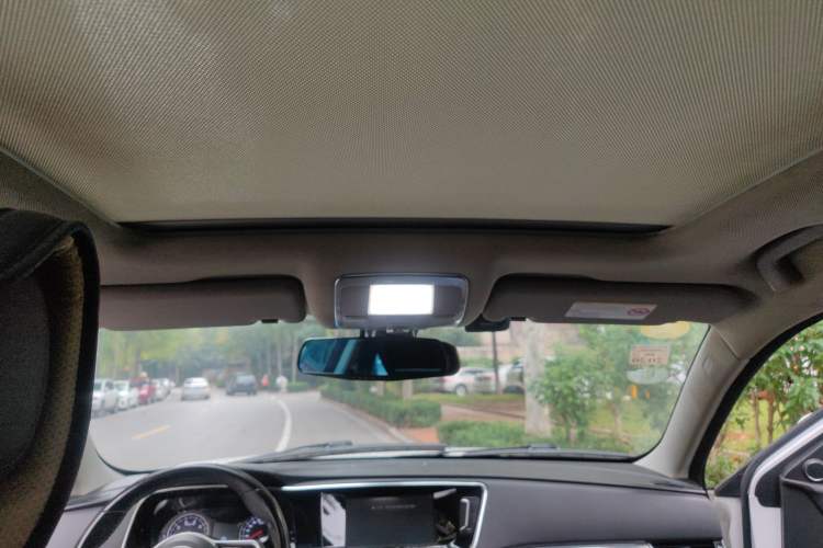 Used Zotye T600 Coupe 2017 1.5T Automatic Luxury Model Headliner