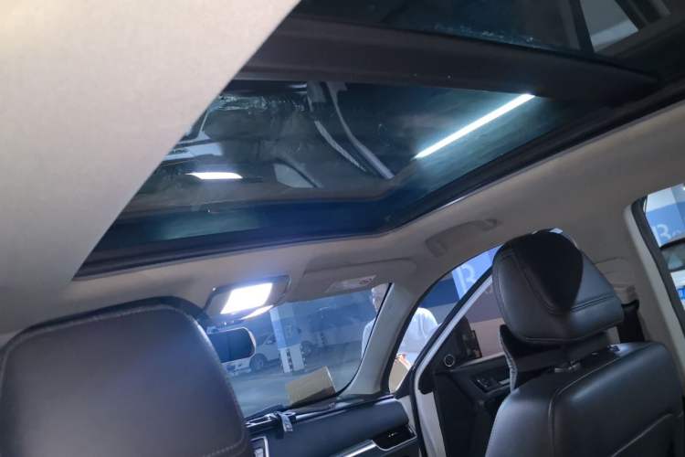 Used Zotye T600 Coupe 2017 1.8T Automatic Prestige Model Headliner