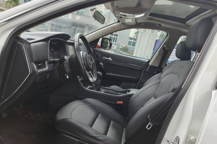 Used Zotye T600 Coupe 2017 1.5T Manual Luxury Model Interior 1