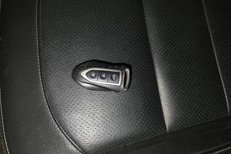 Used Zotye T600 Coupe 2017 1.5T Automatic Luxury Model Interior 1