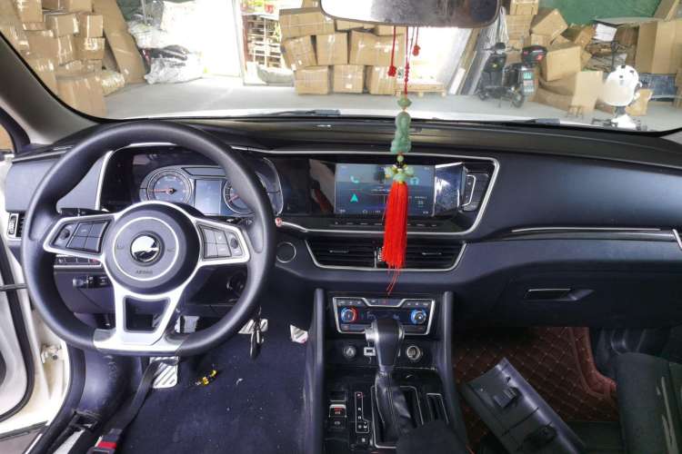 Used Zotye T600 Coupe 2017 1.5T Automatic Luxury Model Interior 2