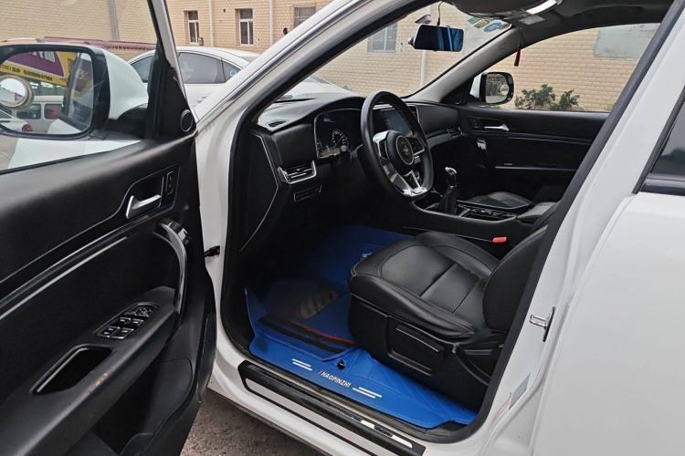 Used Zotye T600 Coupe 2017 1.5T Manual Luxury Model Interior 2