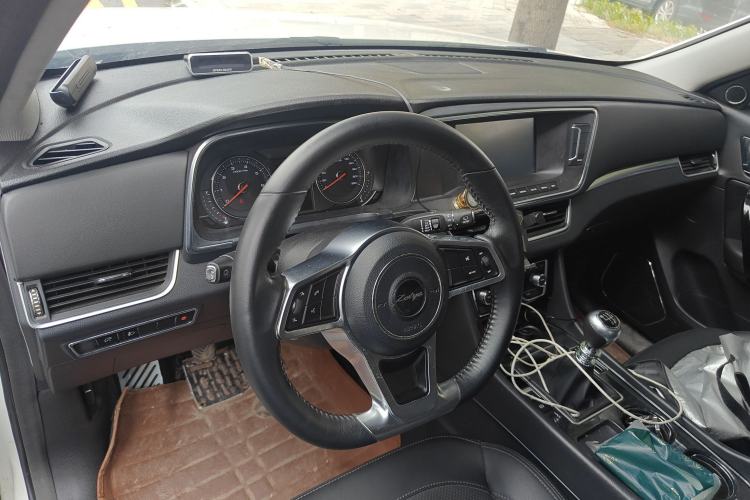 Used Zotye T600 Coupe 2017 1.5T Manual Luxury Model Interior 2