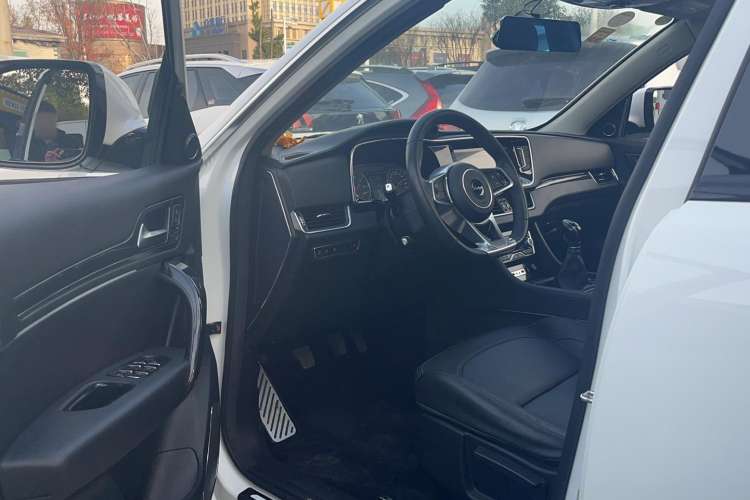 Used Zotye T600 Coupe 2017 1.5T Manual Luxury Model Interior 2
