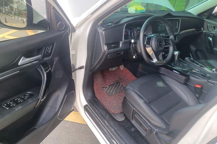 Used Zotye T600 Coupe 2017 1.5T Automatic Luxury Model Interior 3