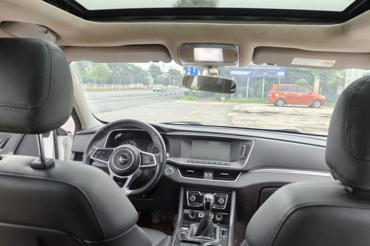 Used Zotye T600 Coupe 2017 1.5T Manual Luxury Model Interior 3
