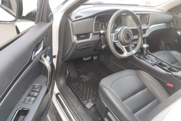 Used Zotye T600 Coupe 2017 1.5T Automatic Luxury Model Interior 3