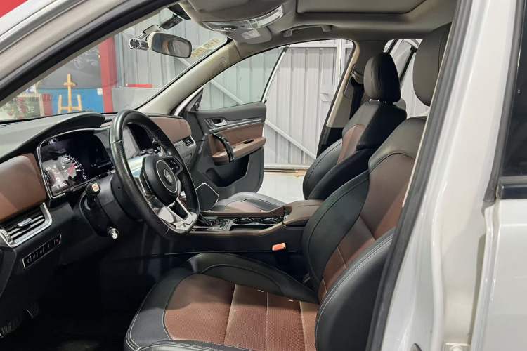 Used Zotye T600 Coupe 2017 1.5T Automatic Luxury Model Interior 3