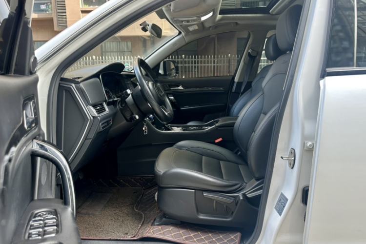 Used Zotye T600 Coupe 2017 1.5T Automatic Luxury Model Interior 4