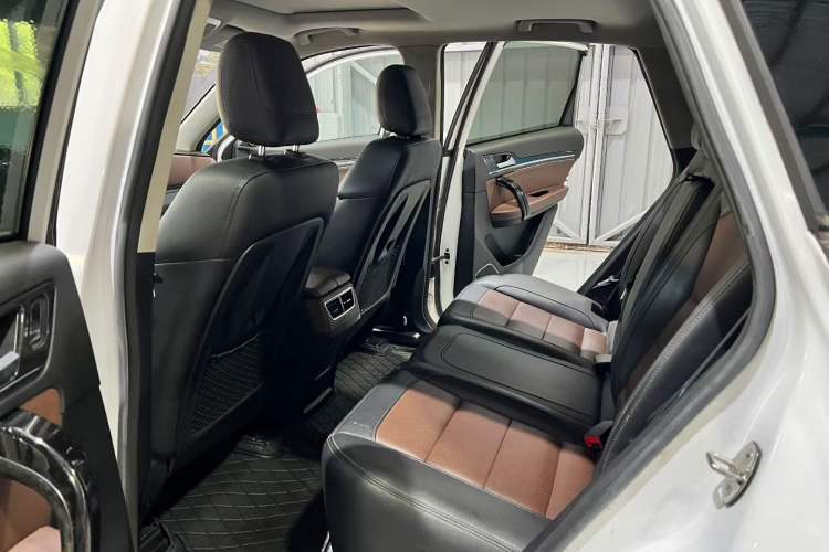 Used Zotye T600 Coupe 2017 1.5T Automatic Luxury Model Interior 4