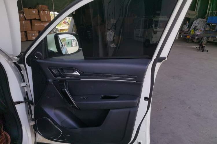 Used Zotye T600 Coupe 2017 1.5T Automatic Luxury Model Interior 5
