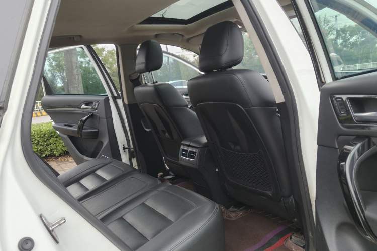 Used Zotye T600 Coupe 2017 1.5T Manual Luxury Model Interior 5