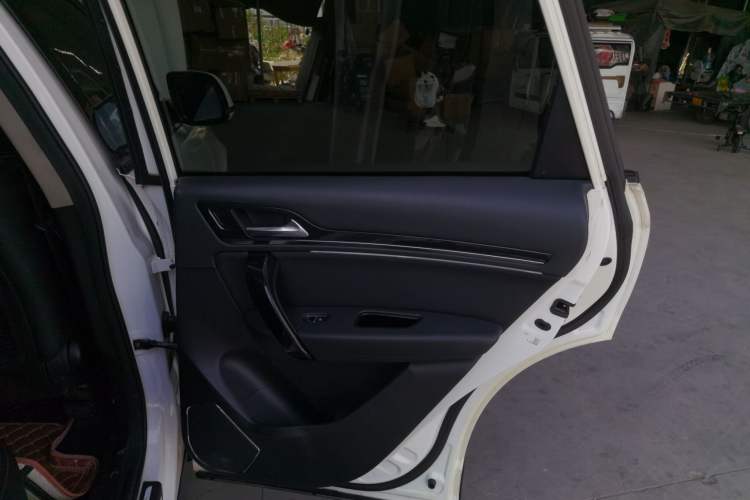 Used Zotye T600 Coupe 2017 1.5T Automatic Luxury Model Interior 6