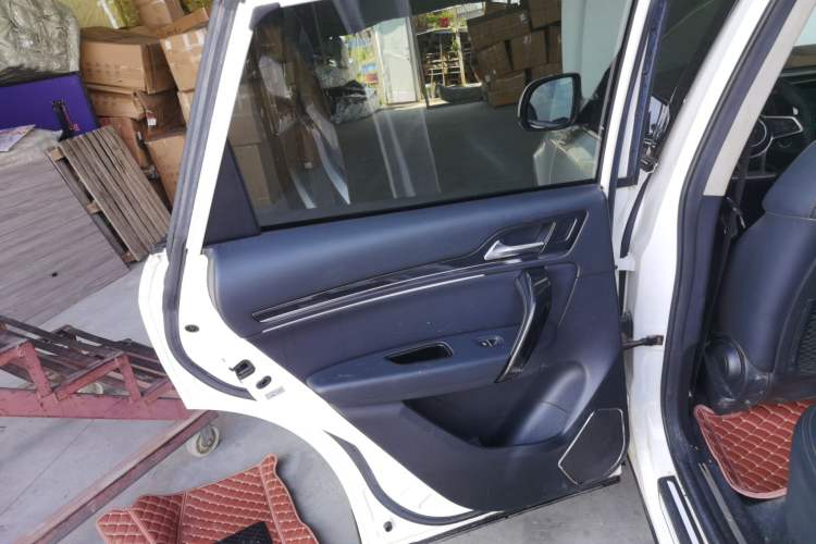 Used Zotye T600 Coupe 2017 1.5T Automatic Luxury Model Interior 8