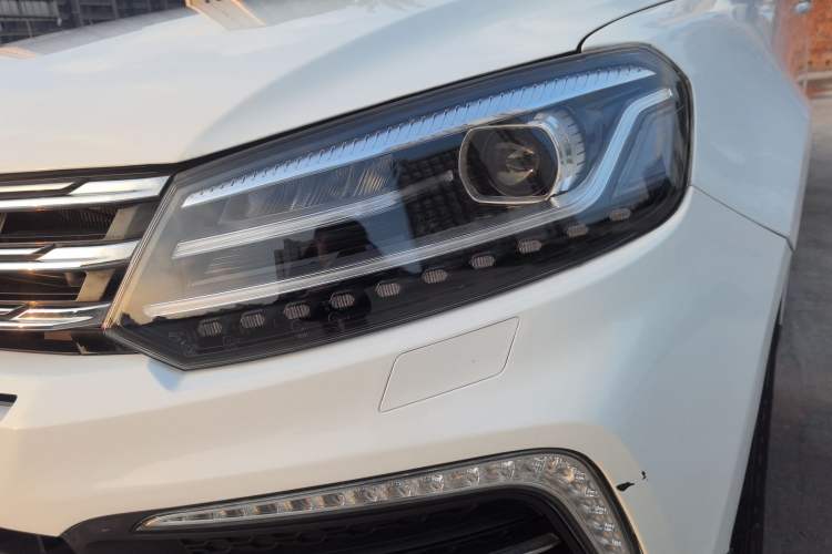 Used Zotye T600 Coupe 2017 1.5T Automatic Luxury Model Left Front Headlight