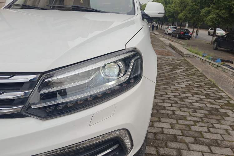 Used Zotye T600 Coupe 2017 1.5T Automatic Luxury Model Left Front Headlight