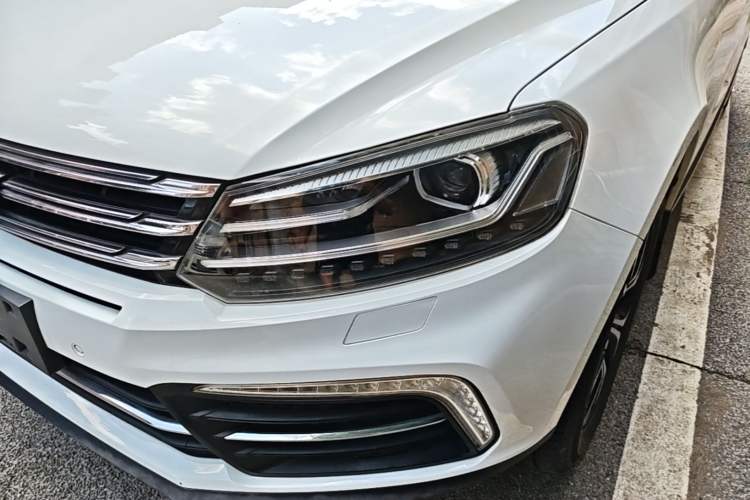 Used Zotye T600 Coupe 2017 1.5T Automatic Luxury Model Left Front Headlight