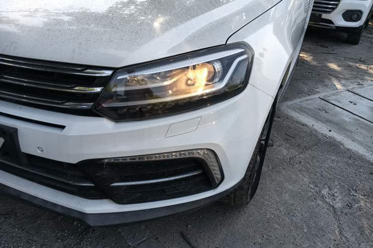 Used Zotye T600 Coupe 2017 1.5T Automatic Luxury Model Left Front Headlight