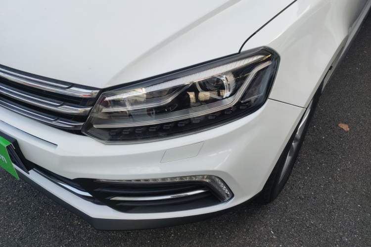 Used Zotye T600 Coupe 2017 1.5T Automatic Luxury Model Left Front Headlight
