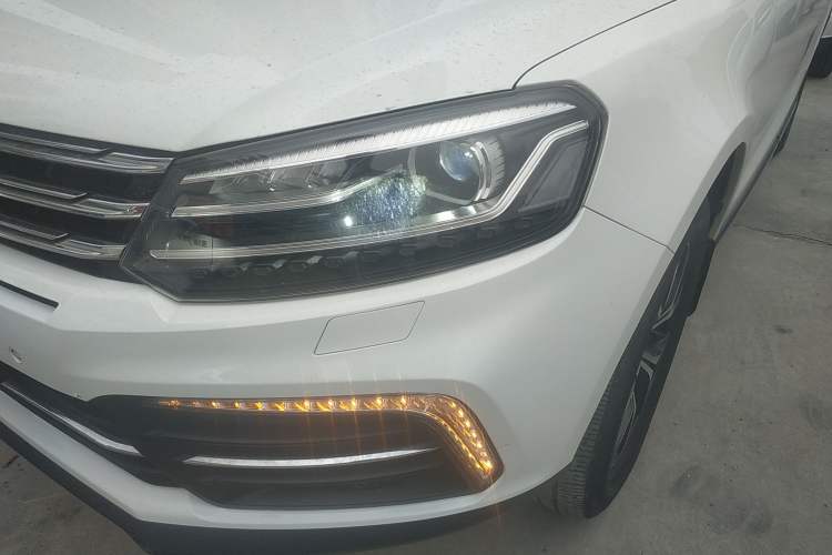Used Zotye T600 Coupe 2017 1.5T Automatic Luxury Model Left Front Headlight