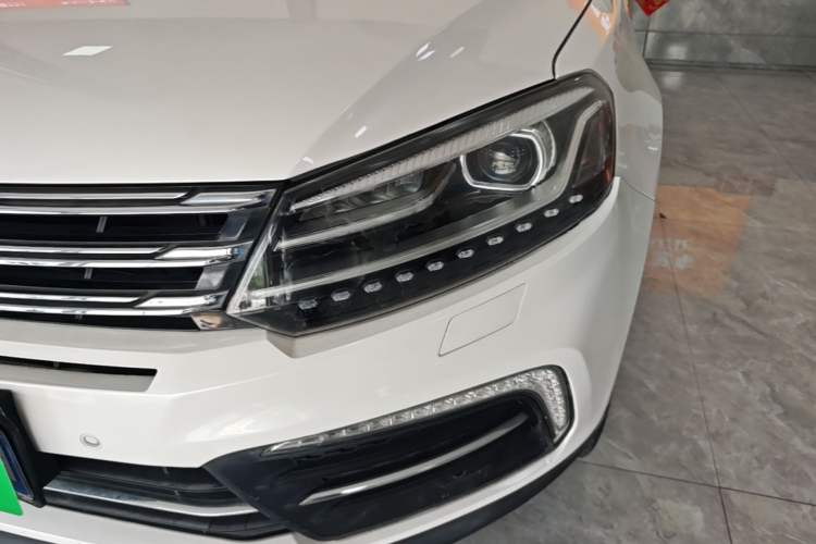 Used Zotye T600 Coupe 2017 1.5T Automatic Luxury Model Left Front Headlight