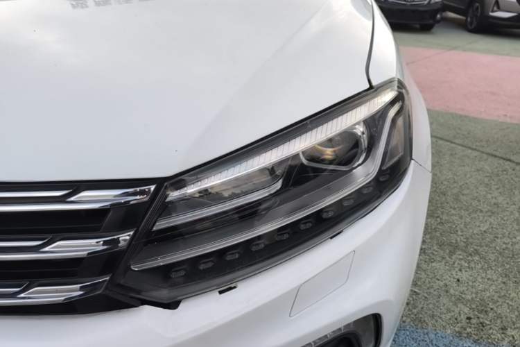 Used Zotye T600 Coupe 2017 1.5T Manual Luxury Model Left Front Headlight