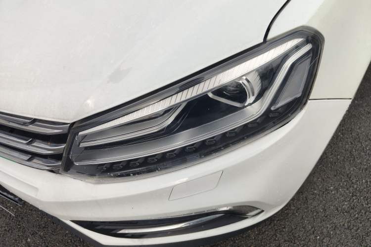 Used Zotye T600 Coupe 2017 1.5T Automatic Luxury Model Left Front Headlight