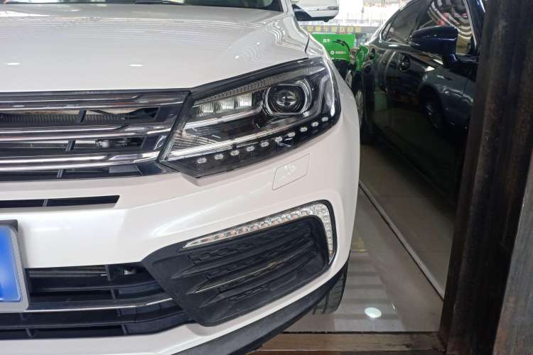 Used Zotye T600 Coupe 2017 1.5T Automatic Luxury Model Left Front Headlight