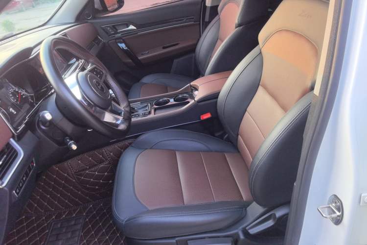 Used Zotye T600 Coupe 2017 1.5T Automatic Luxury Model Left Front Seat