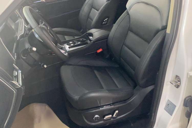 Used Zotye T600 Coupe 2017 1.5T Automatic Luxury Model Left Front Seat