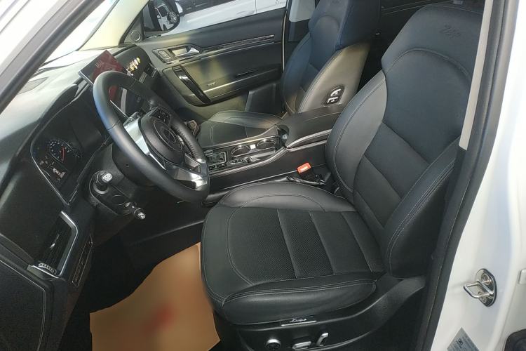 Used Zotye T600 Coupe 2017 1.5T Automatic Luxury Model Left Front Seat