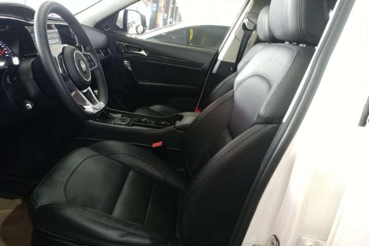 Used Zotye T600 Coupe 2017 1.5T Automatic Luxury Model Left Front Seat
