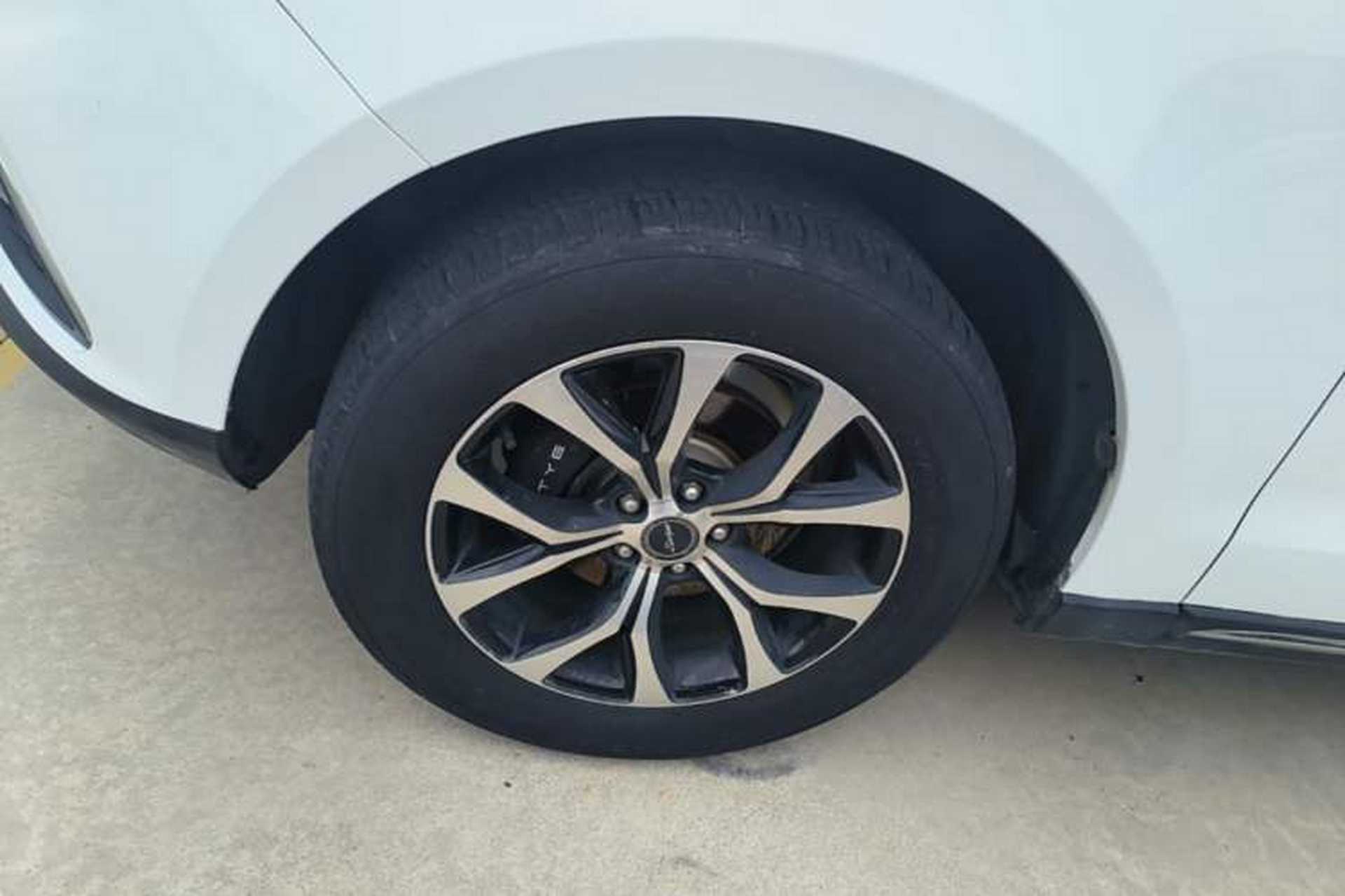 Used Zotye T600 Coupe 2017 1.8T Automatic Prestige Model Left Front Wheel Hub