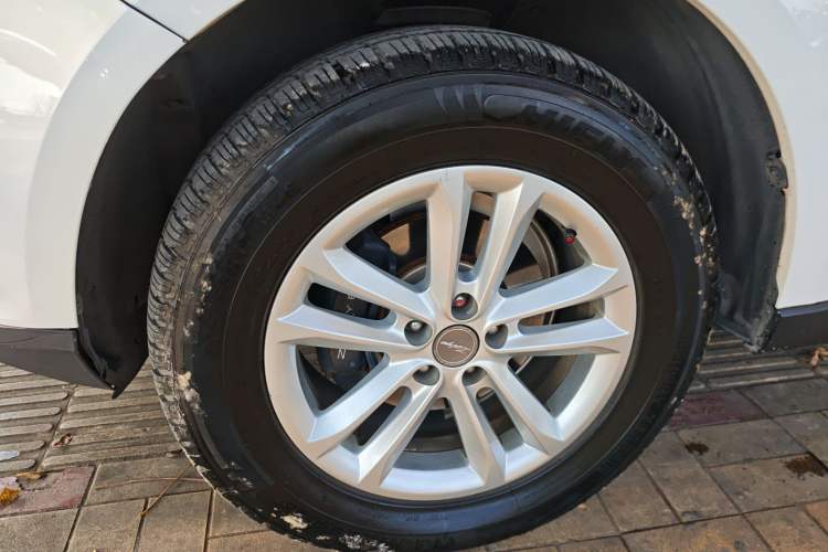Used Zotye T600 Coupe 2017 1.5T Automatic Luxury Model Left Front Wheel Hub