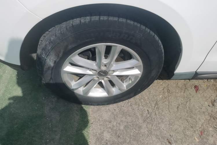 Used Zotye T600 Coupe 2017 1.5T Automatic Luxury Model Left Front Wheel Hub