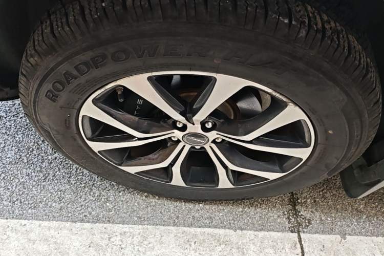 Used Zotye T600 Coupe 2017 1.5T Automatic Luxury Model Left Front Wheel Hub
