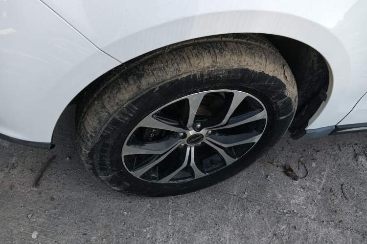 Used Zotye T600 Coupe 2017 1.5T Automatic Luxury Model Left Front Wheel Hub
