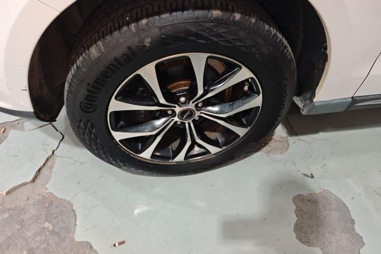 Used Zotye T600 Coupe 2017 1.5T Automatic Luxury Model Left Front Wheel Hub