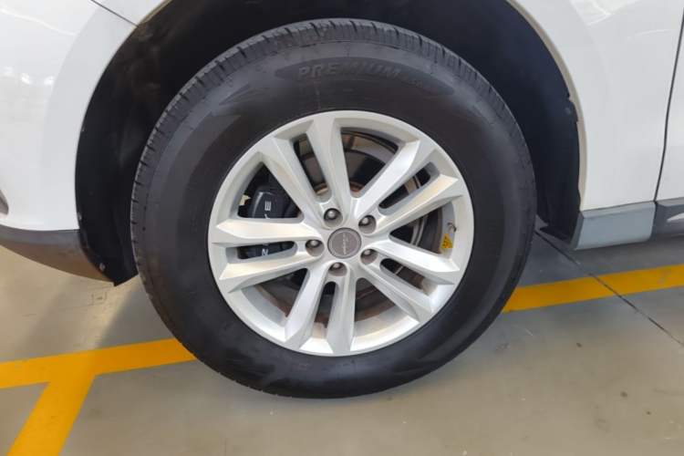 Used Zotye T600 Coupe 2017 1.5T Automatic Luxury Model Left Front Wheel Hub