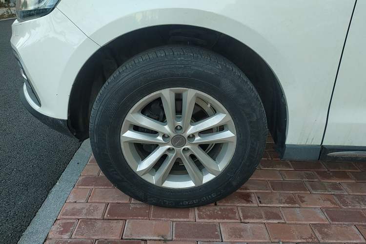 Used Zotye T600 Coupe 2017 1.5T Automatic Luxury Model Left Front Wheel Hub