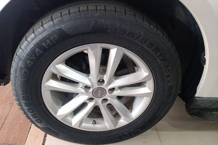 Used Zotye T600 Coupe 2017 1.5T Automatic Luxury Model Left Front Wheel Hub