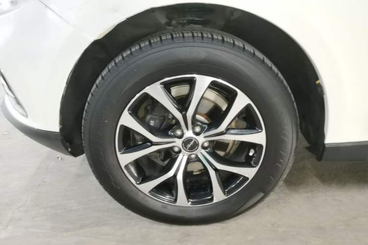 Used Zotye T600 Coupe 2017 1.8T Automatic Prestige Model Left Front Wheel Hub