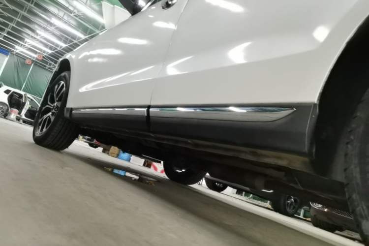 Used Zotye T600 Coupe 2017 1.8T Automatic Prestige Model Left Side Sill