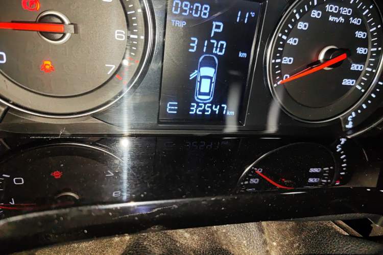 Used Zotye T600 Coupe 2017 1.5T Automatic Luxury Model Odometer Close Up