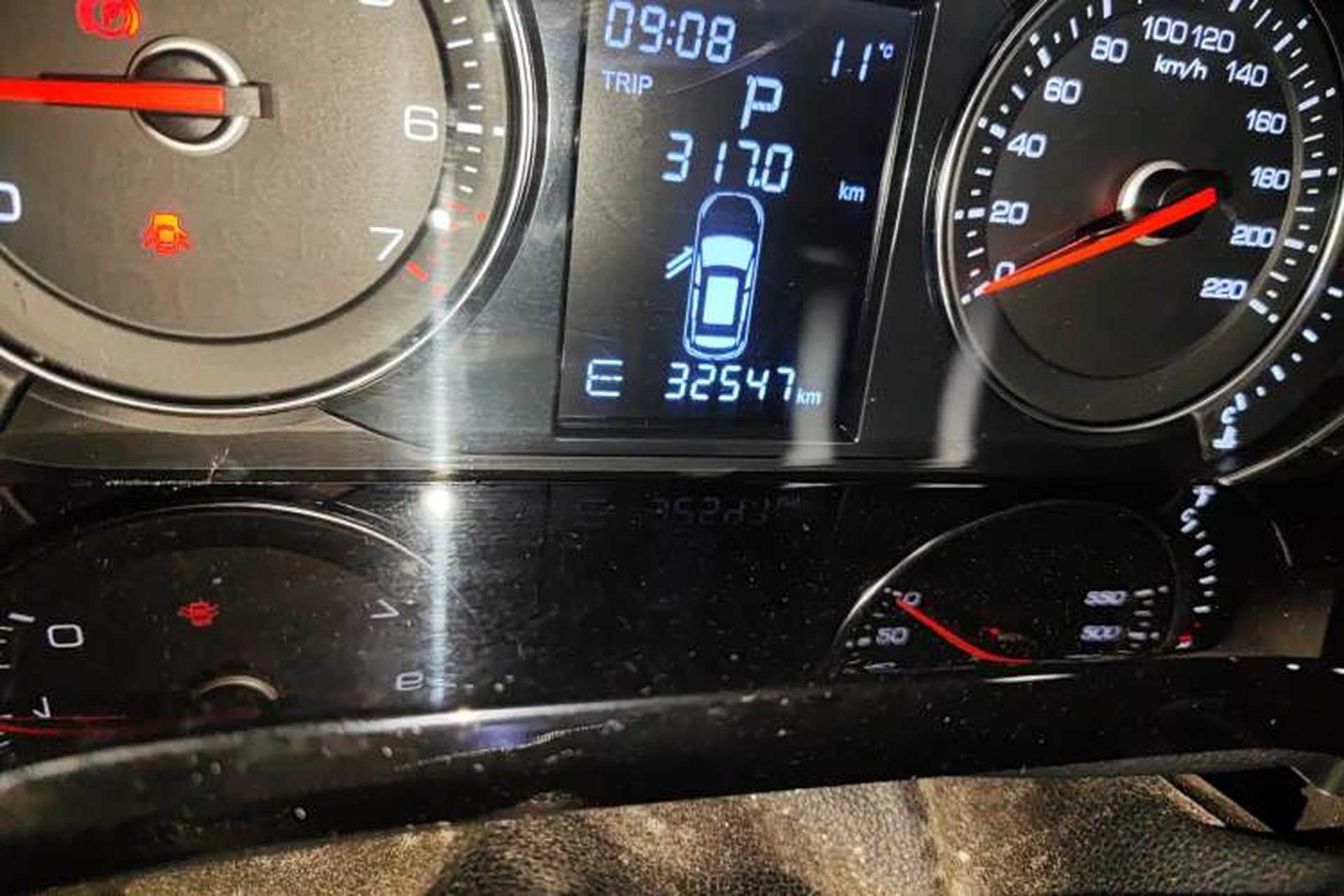 Used Zotye T600 Coupe 2017 1.5T Automatic Luxury Model Odometer Close Up