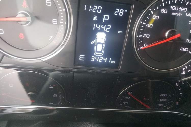 Used Zotye T600 Coupe 2017 1.5T Automatic Luxury Model Odometer Close Up