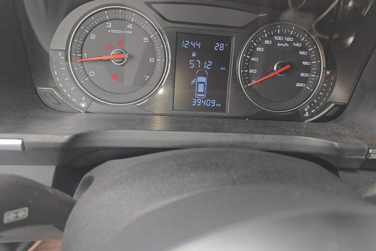 Used Zotye T600 Coupe 2017 1.5T Manual Luxury Model Odometer Close Up