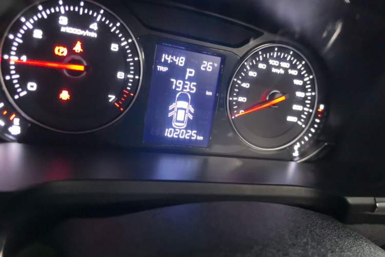 Used Zotye T600 Coupe 2017 1.8T Automatic Prestige Model Odometer Close Up