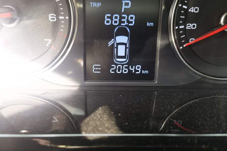 Used Zotye T600 Coupe 2017 1.5T Automatic Luxury Model Odometer Close Up