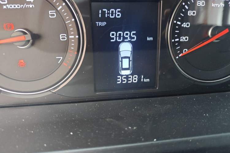 Used Zotye T600 Coupe 2017 1.5T Manual Luxury Model Odometer Close Up